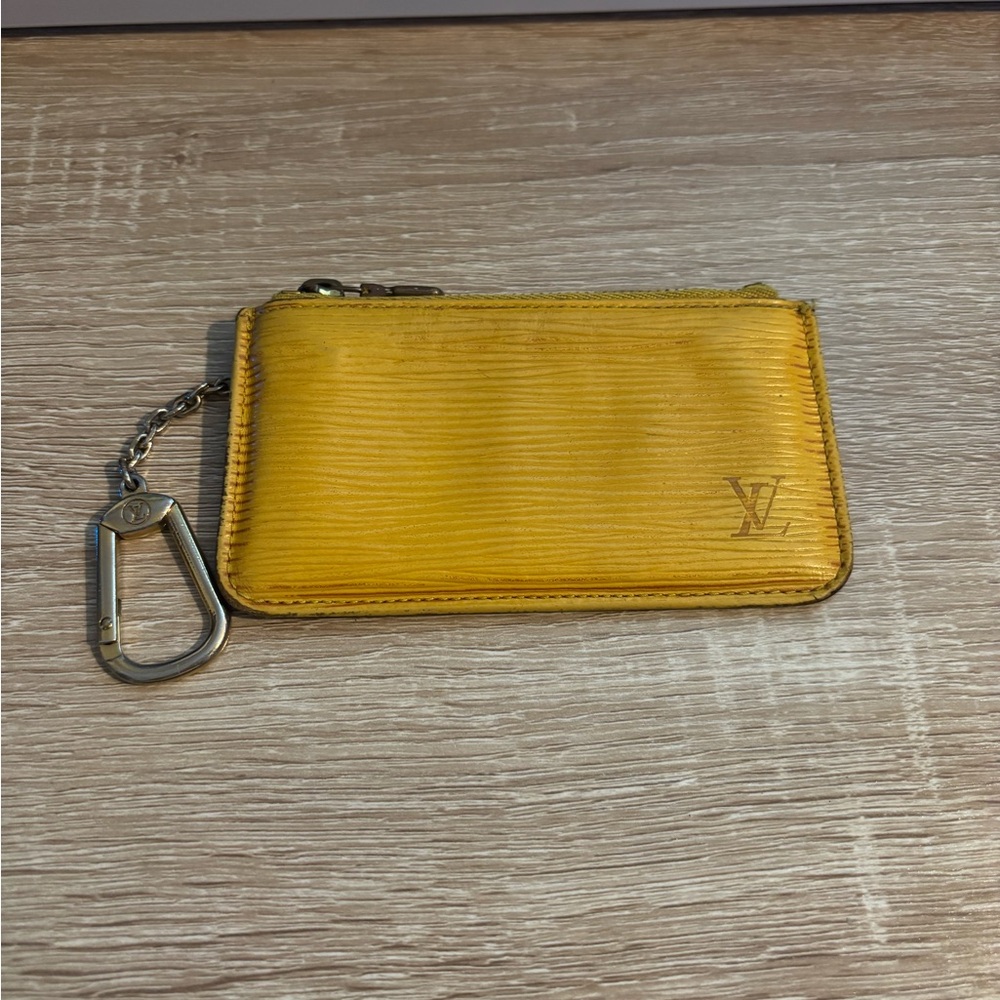 Louis Vuitton Yellow Epi Key Cles!